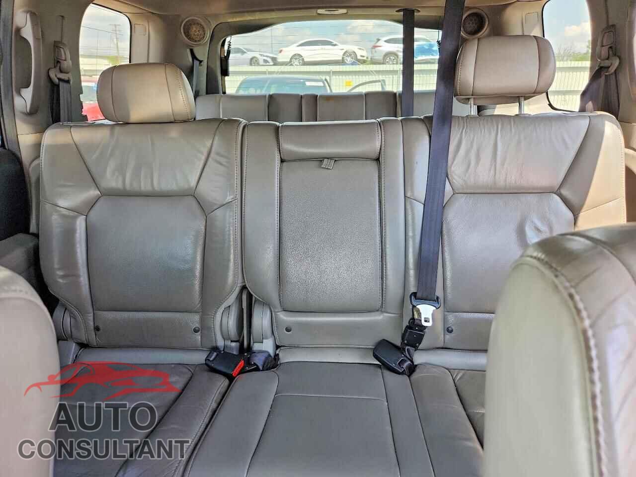 HONDA PILOT 2011 - 5FNYF4H95BB070660