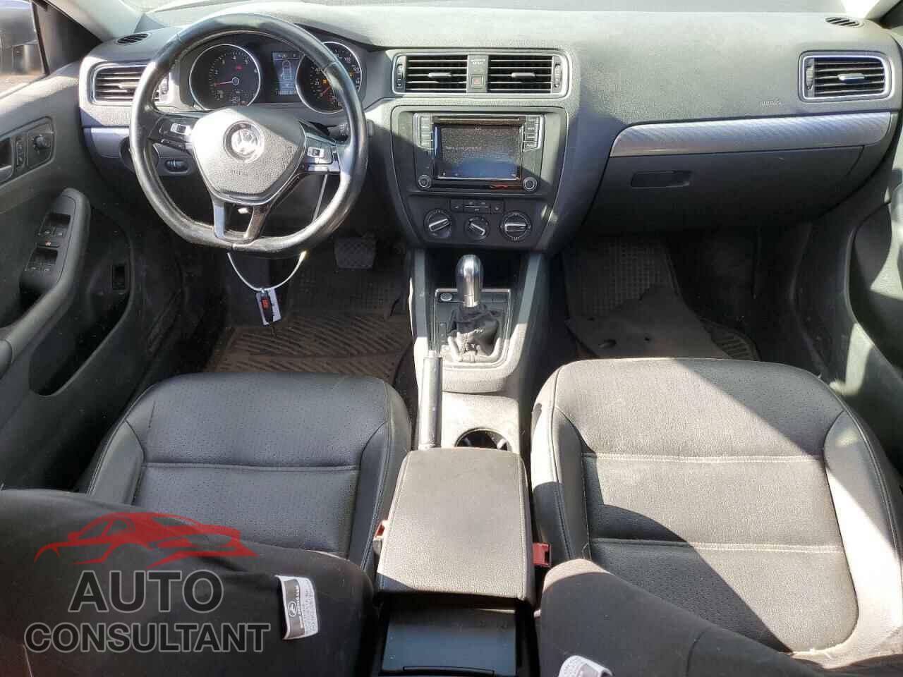 VOLKSWAGEN JETTA 2017 - 3VWDB7AJ3HM380906