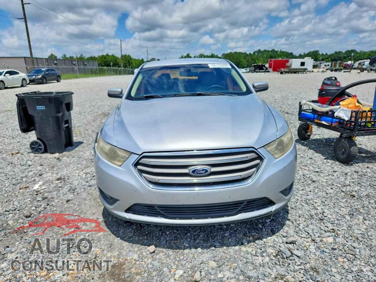 FORD TAURUS 2013 - 1FAHP2E82DG146184