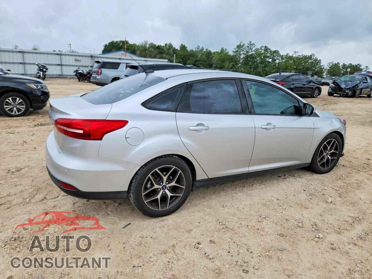 FORD FOCUS 2017 - 1FADP3H22HL312227