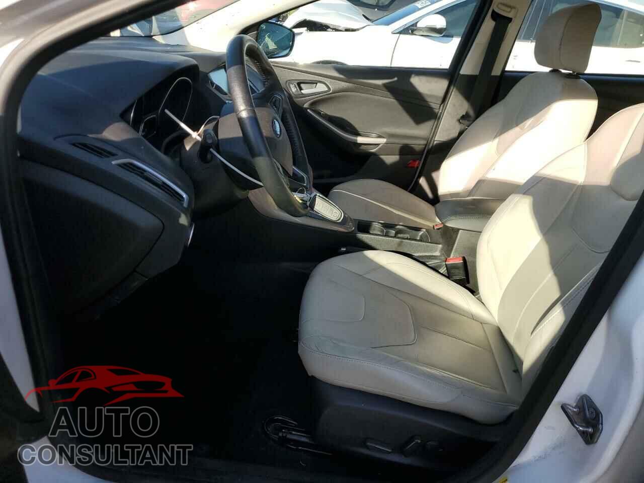 FORD FOCUS 2015 - 1FADP3N20FL340190