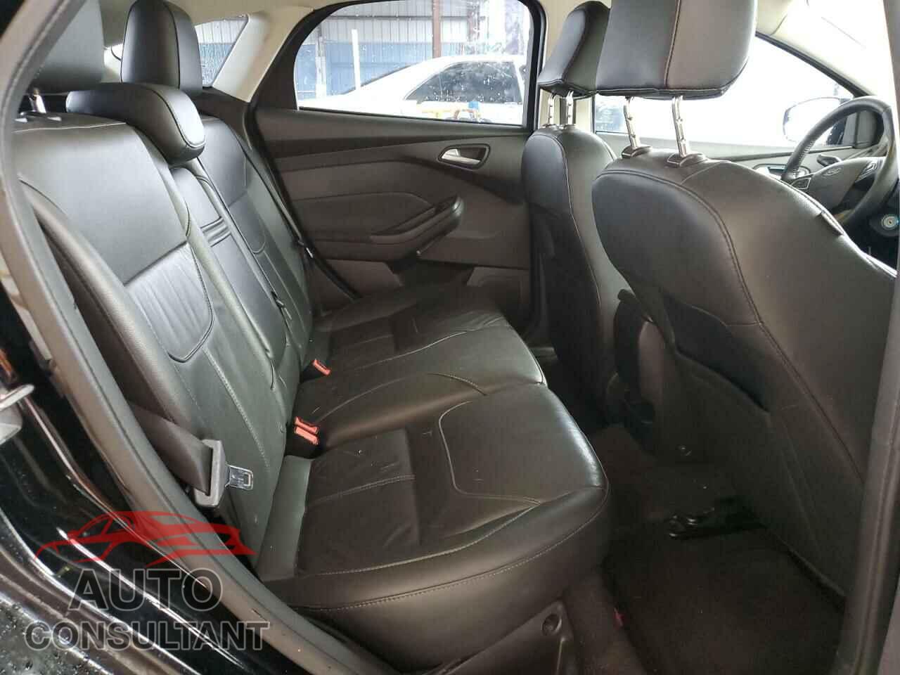 FORD FOCUS 2016 - 1FADP3K26GL345920