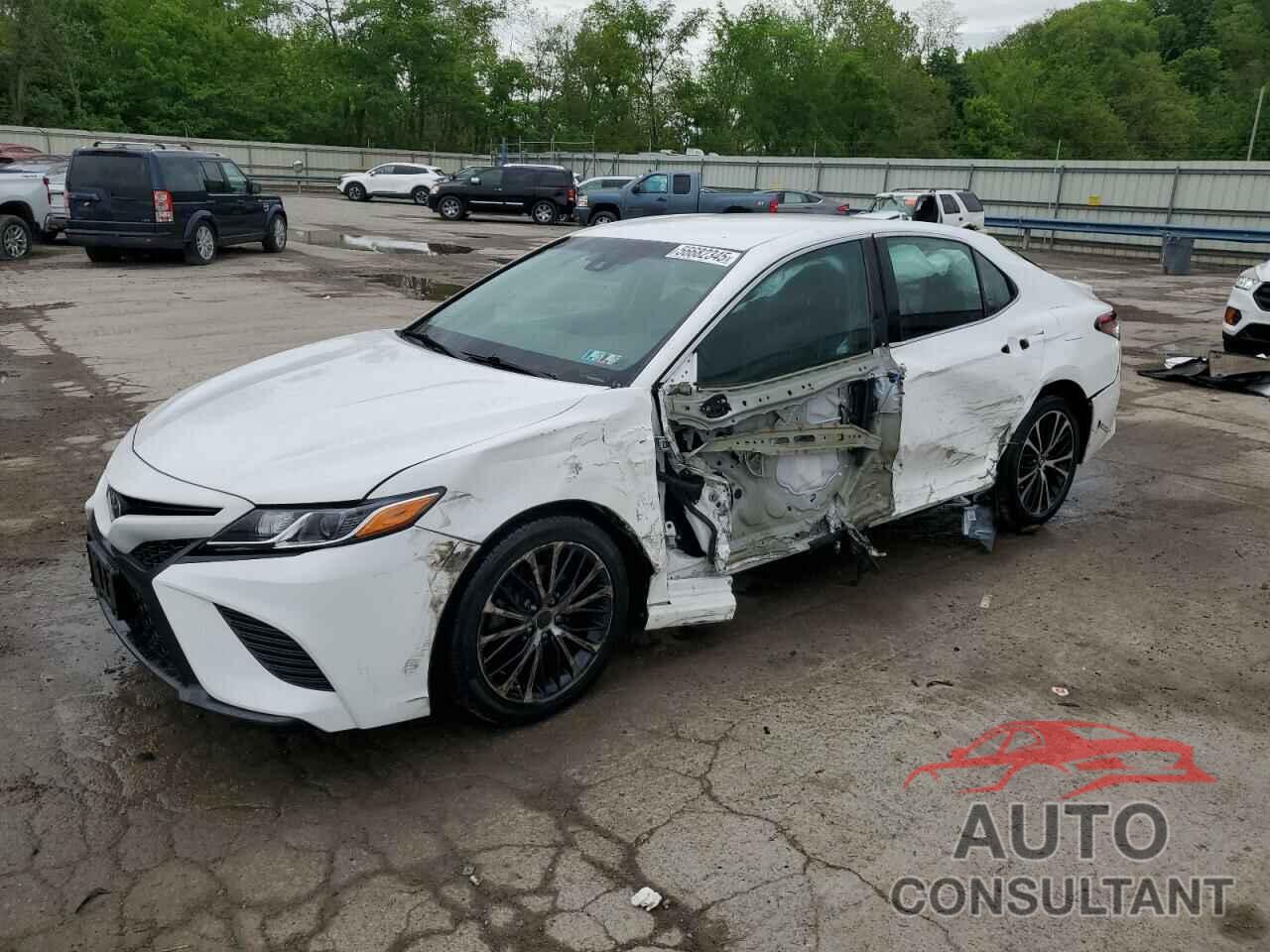 TOYOTA CAMRY 2018 - 4T1B11HK7JU622313