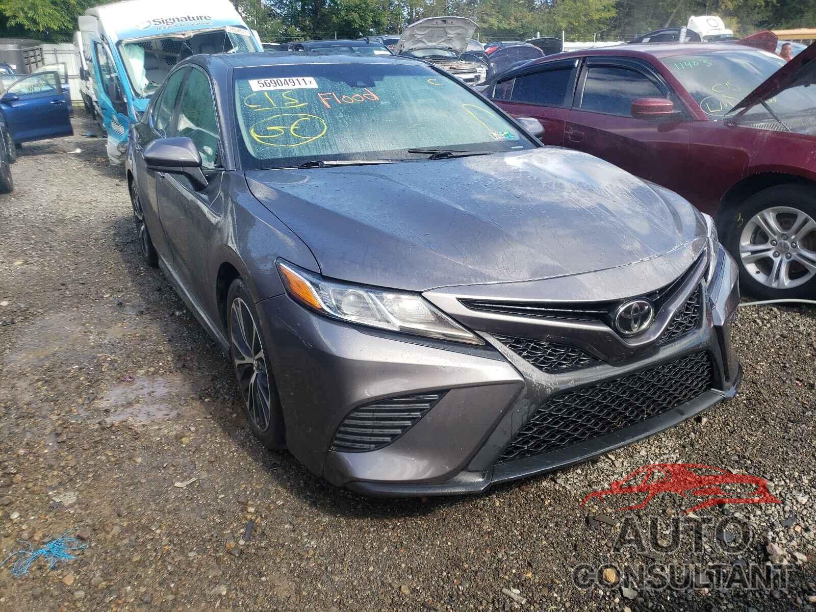 TOYOTA CAMRY 2018 - 4T1B11HK1JU555837