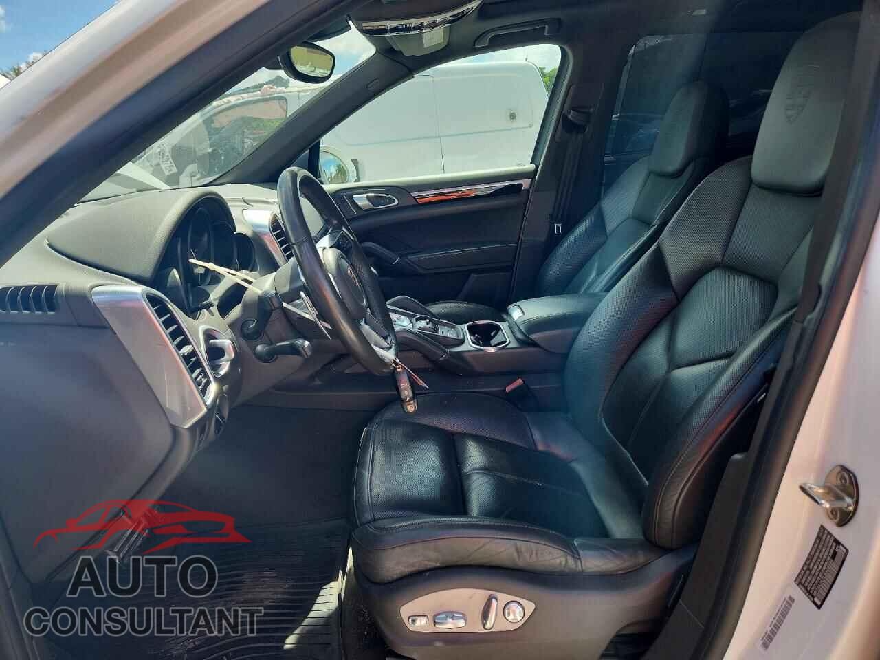 PORSCHE CAYENNE 2018 - WP1AA2A2XJKA06969