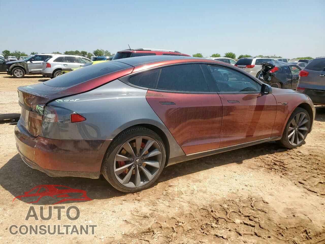 TESLA MODEL S 2013 - 5YJSA1DP5DFP13535