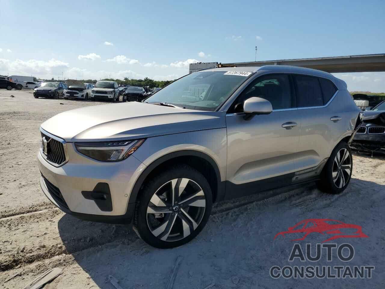 VOLVO XC40 PLUS 2024 - YV4L12UEXR2257080