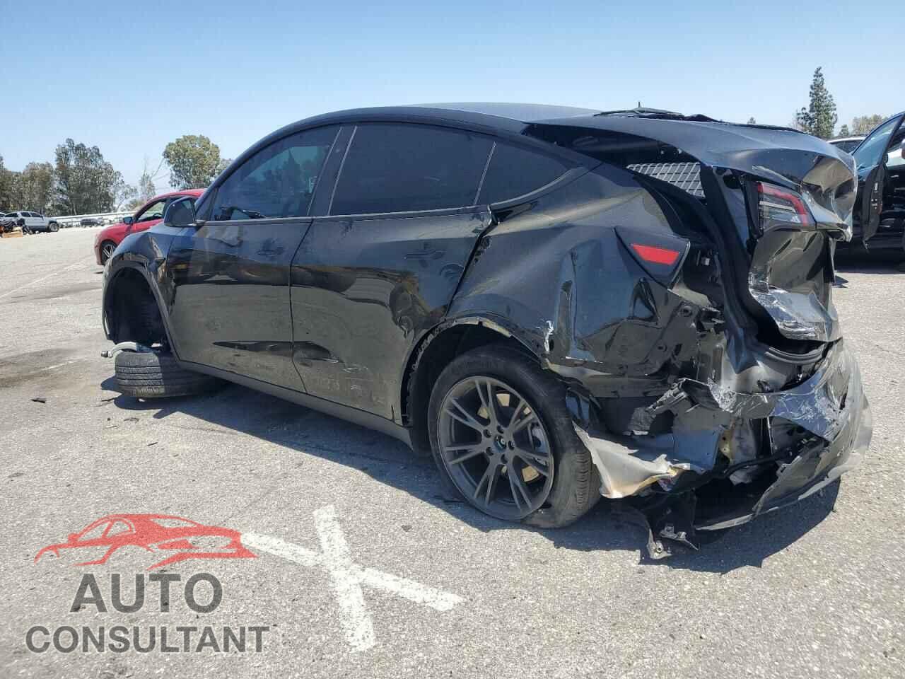 TESLA MODEL Y 2024 - 7SAYGDEE0RF123793