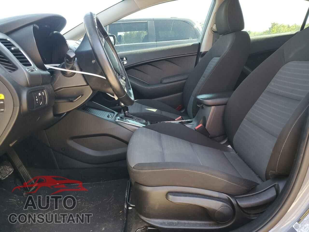 KIA FORTE 2017 - 3KPFL4A70HE033281