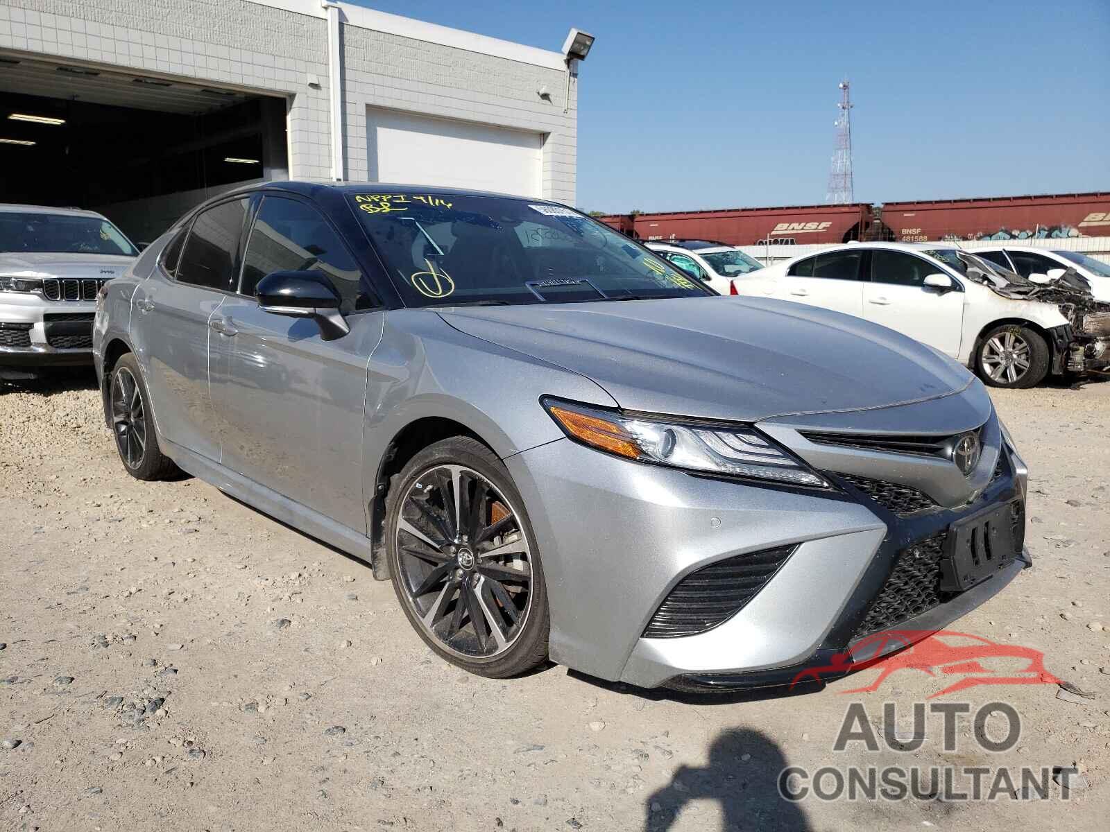 TOYOTA CAMRY 2018 - 4T1BZ1HK9JU017671
