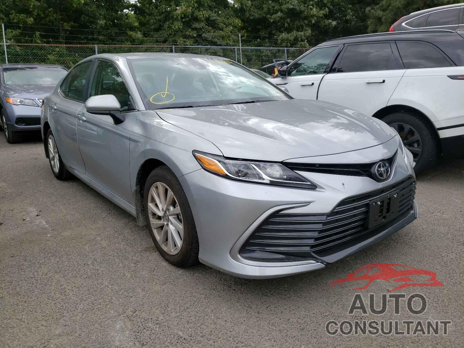 TOYOTA CAMRY 2021 - 4T1C11AK6MU426558