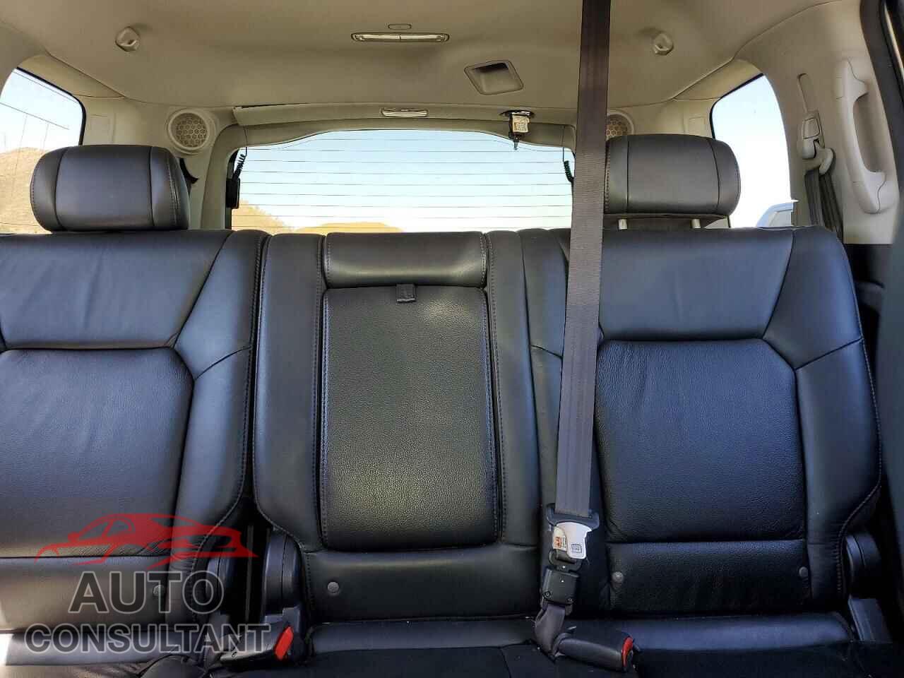 HONDA PILOT 2011 - 5FNYF3H97BB052252