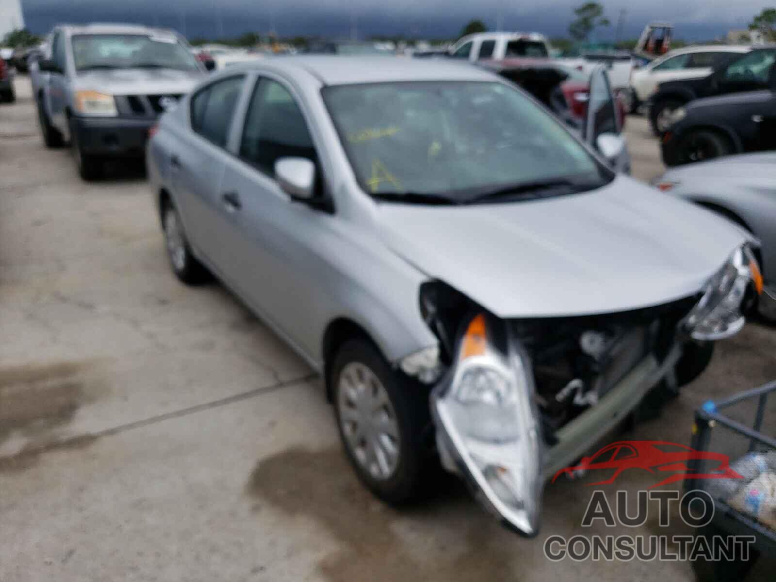 NISSAN VERSA 2018 - 3N1CN7AP3JL839618