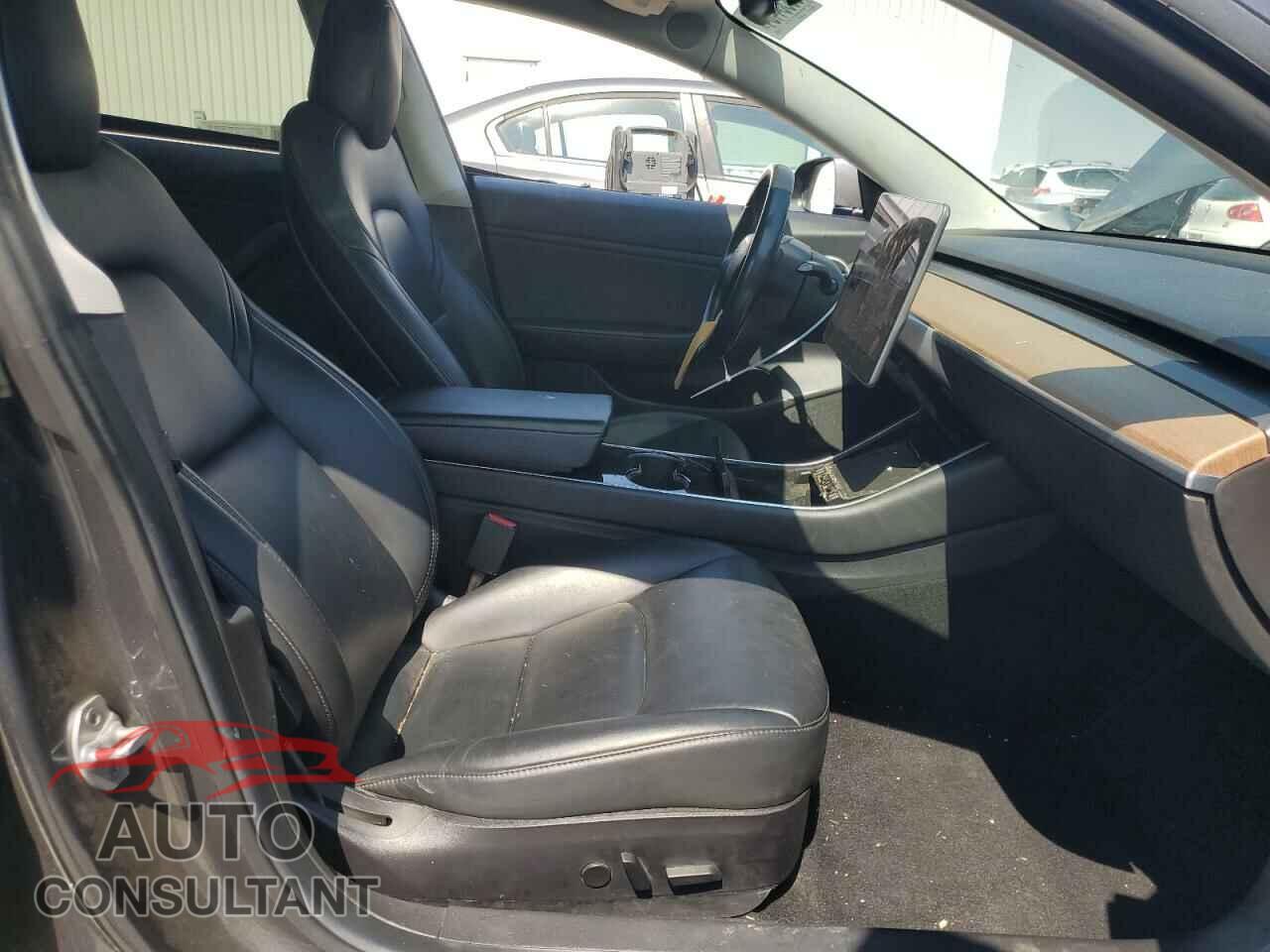 TESLA MODEL 3 2019 - 5YJ3E1EA2KF397530
