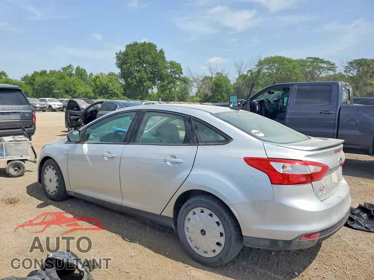 FORD FOCUS 2014 - 1FADP3F25EL393870