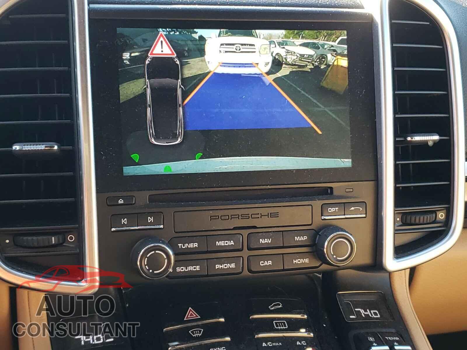 PORSCHE CAYENNE 2017 - WP1AE2A21HLA74795