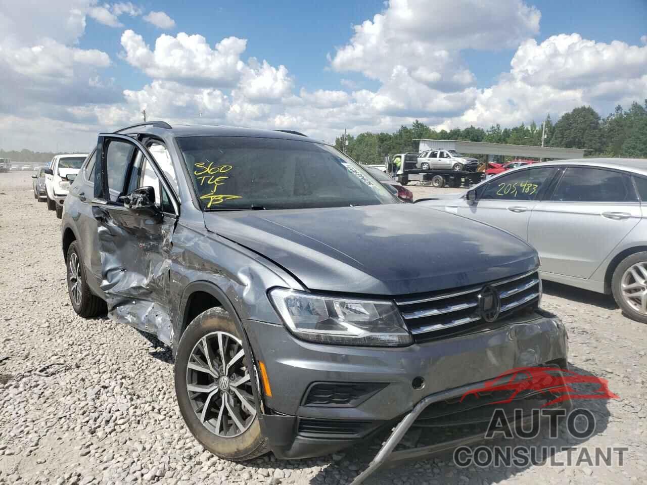 VOLKSWAGEN TIGUAN 2019 - 3VV3B7AX1KM103117