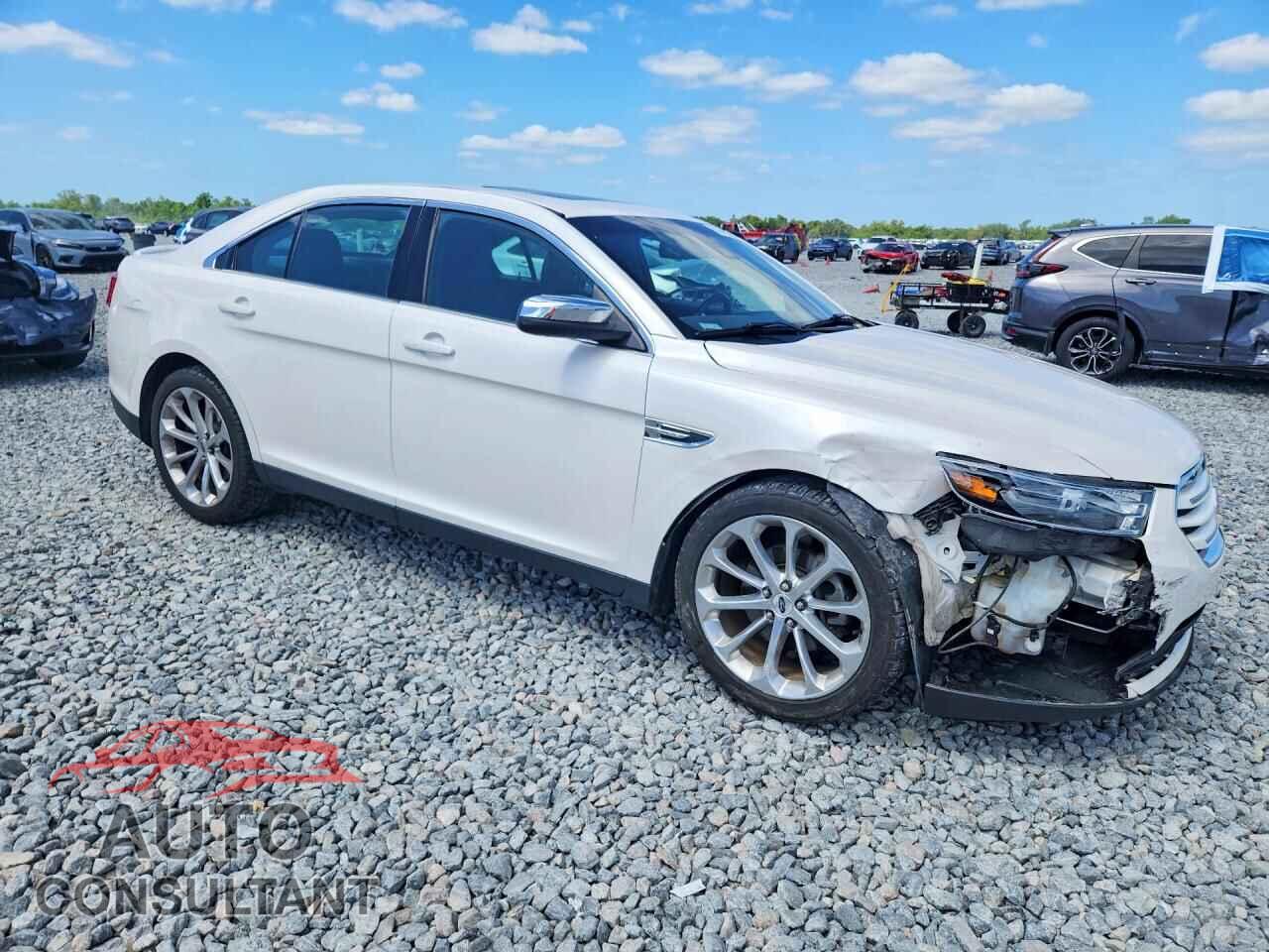 FORD TAURUS 2018 - 1FAHP2J85JG131714