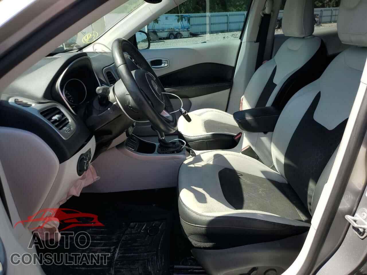 JEEP COMPASS 2018 - 3C4NJCBB4JT181742