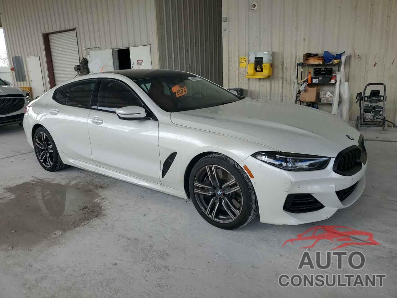 BMW 8 SERIES 2023 - WBAGV4C00PCL13414