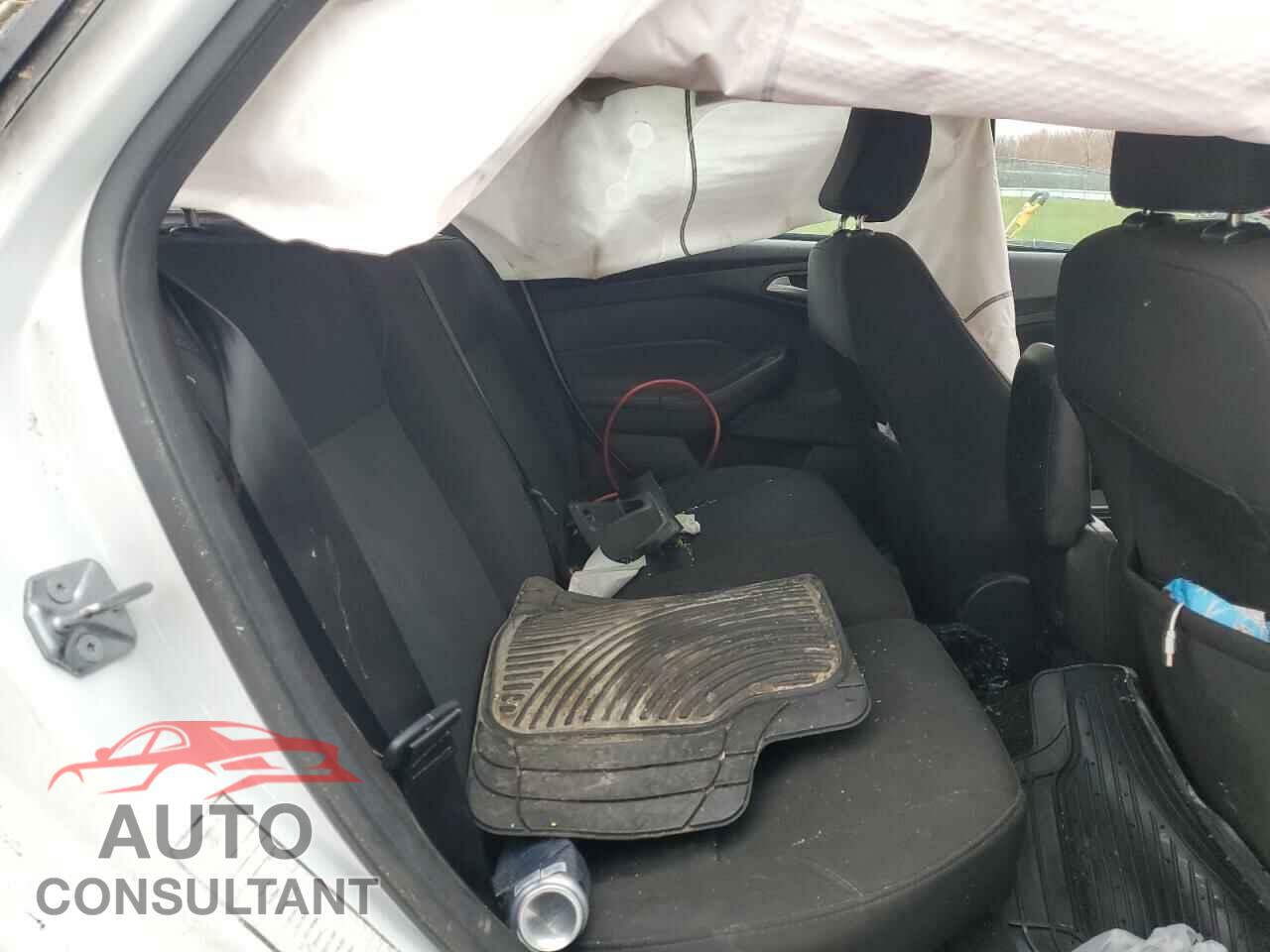 FORD FOCUS 2017 - 1FADP3K23HL247963