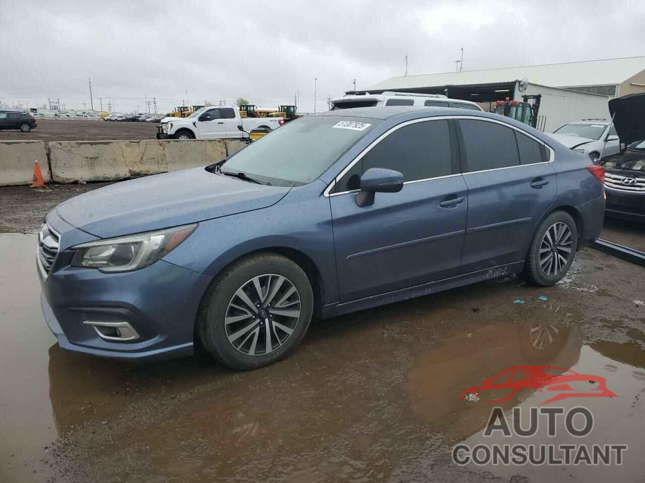 SUBARU LEGACY 2018 - 4S3BNAF69J3019108