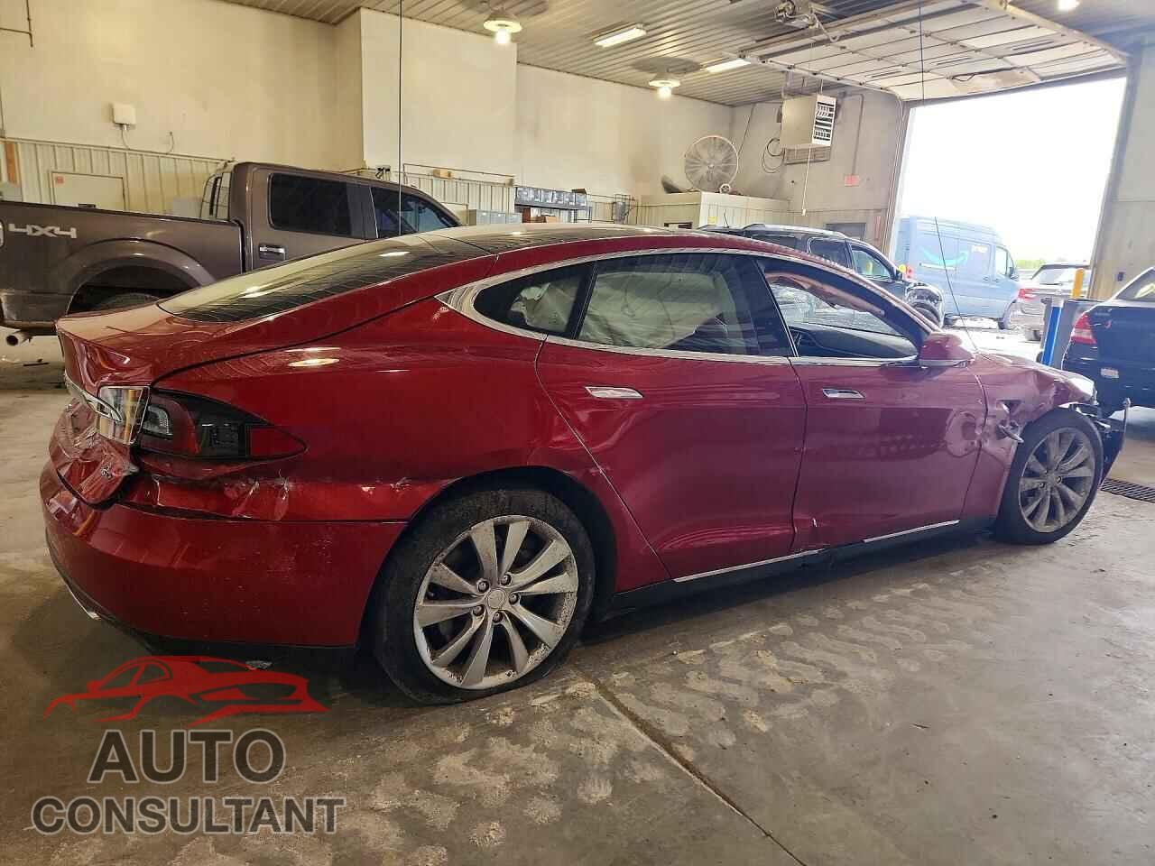 TESLA MODEL S 2015 - 5YJSA1E22FF114758