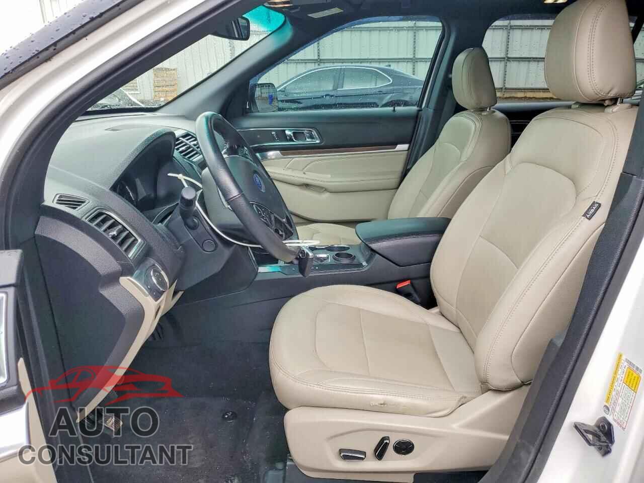 FORD EXPLORER 2018 - 1FM5K7F8XJGB74541