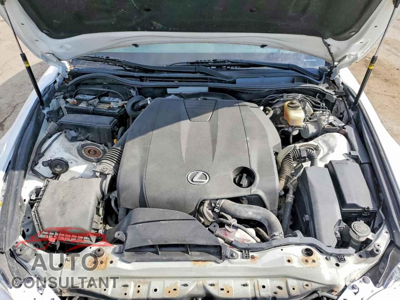LEXUS IS 2015 - JTHCF1D24F5028701