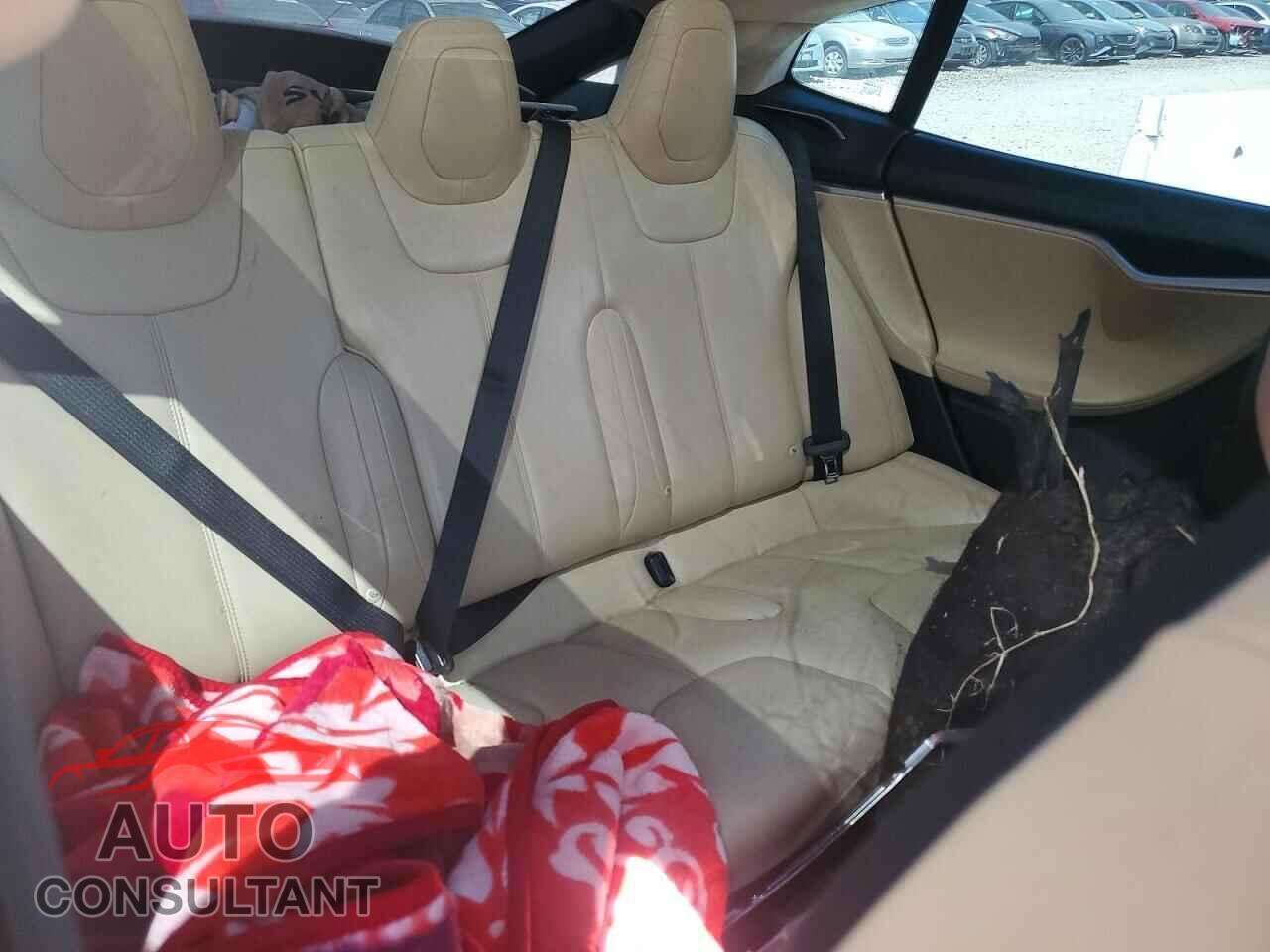 TESLA MODEL S 2017 - 5YJSA1E2XHF193082