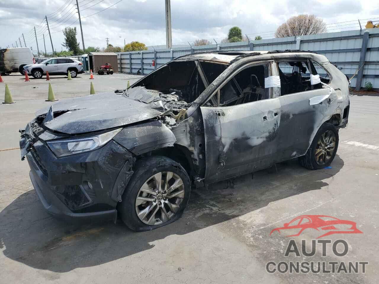 TOYOTA RAV4 2021 - 2T3C1RFV6MC172389