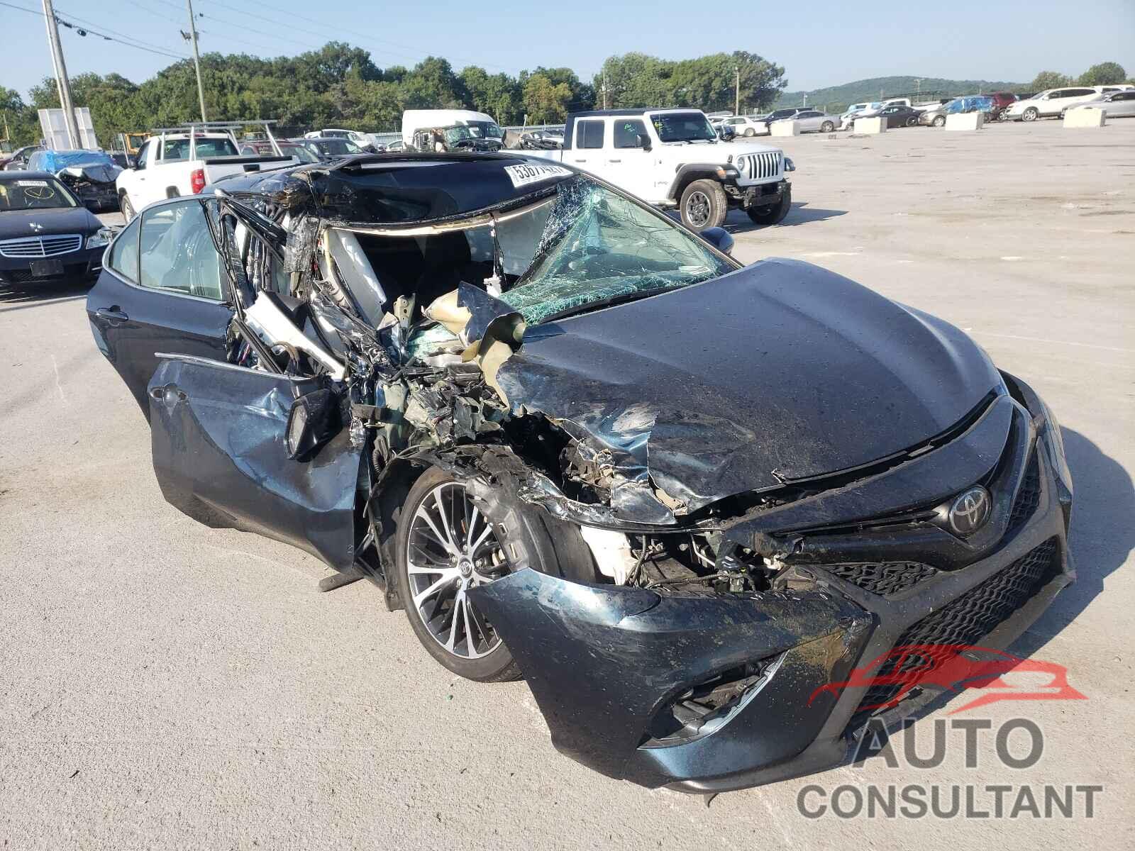 TOYOTA CAMRY 2018 - 4T1B11HK5JU601895