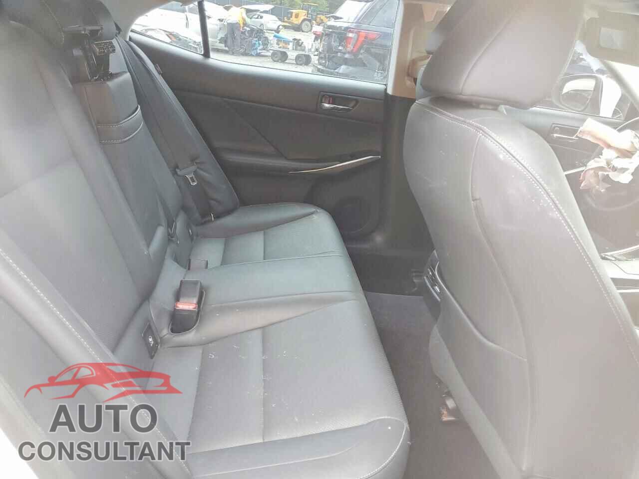 LEXUS IS 2014 - JTHBF1D24E5015196