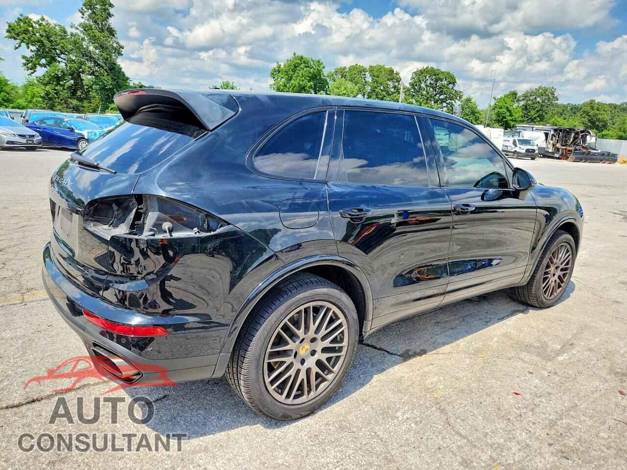 PORSCHE CAYENNE 2017 - WP1AA2A29HKA80782