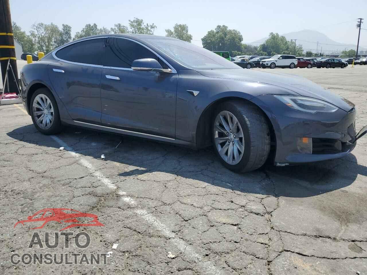 TESLA MODEL S 2017 - 5YJSA1E17HF196528