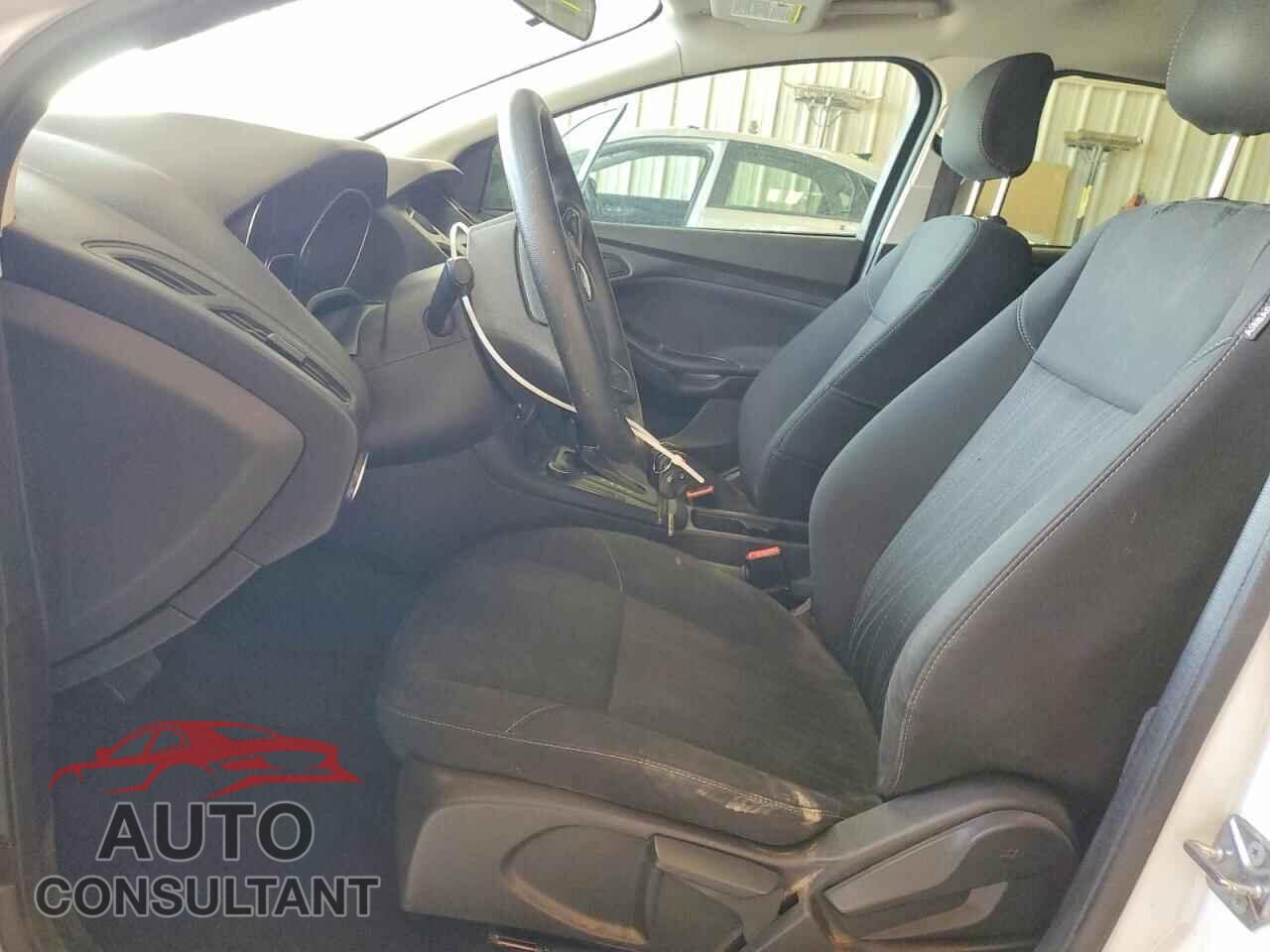 FORD FOCUS 2017 - 1FADP3E29HL235473