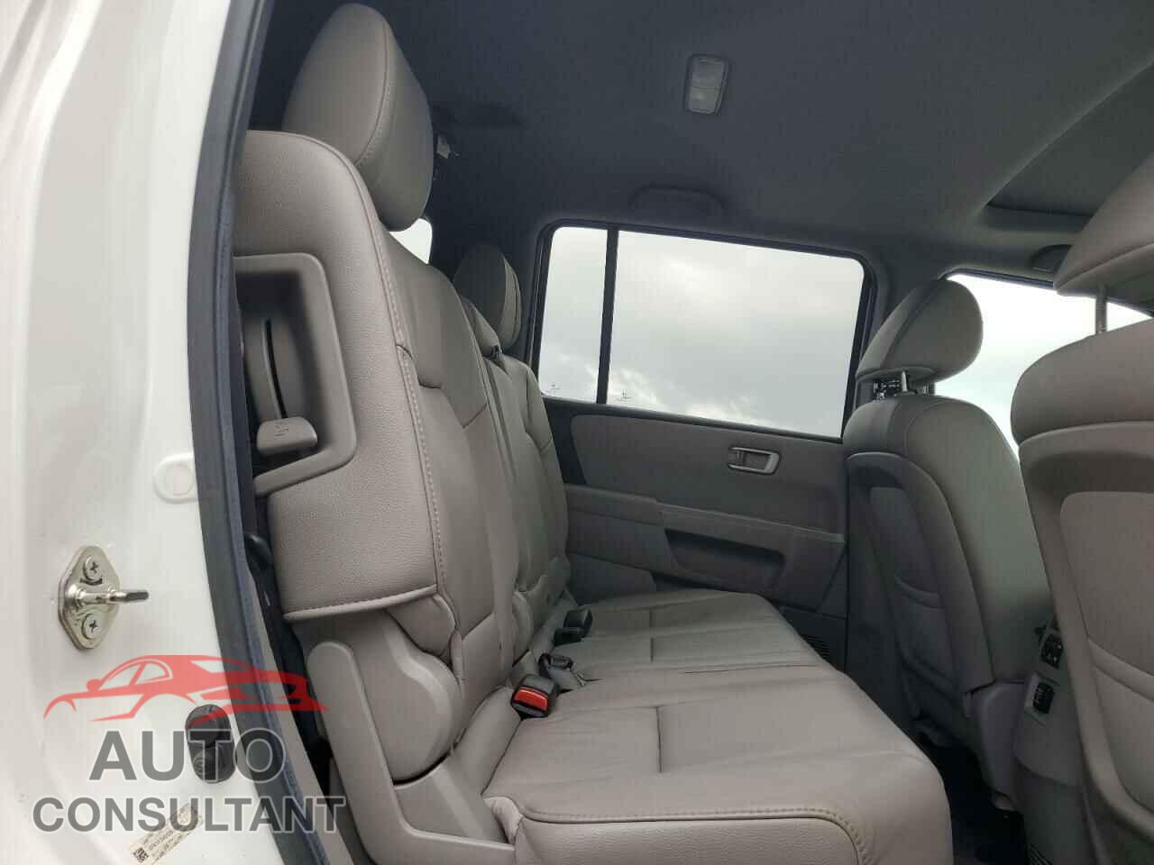 HONDA PILOT 2013 - 5FNYF3H51DB006027
