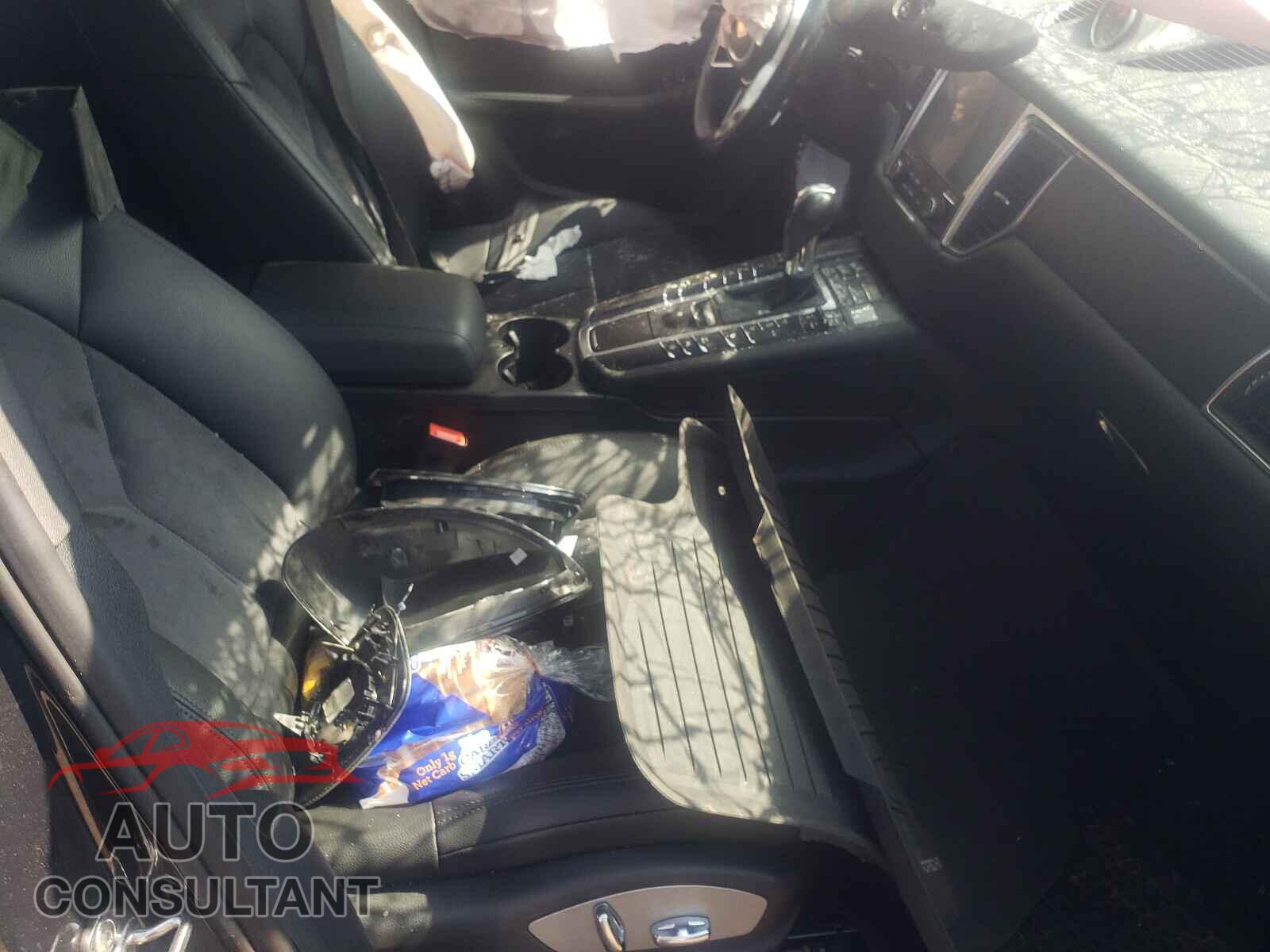 PORSCHE MACAN 2017 - WP1AA2A59HLB07922