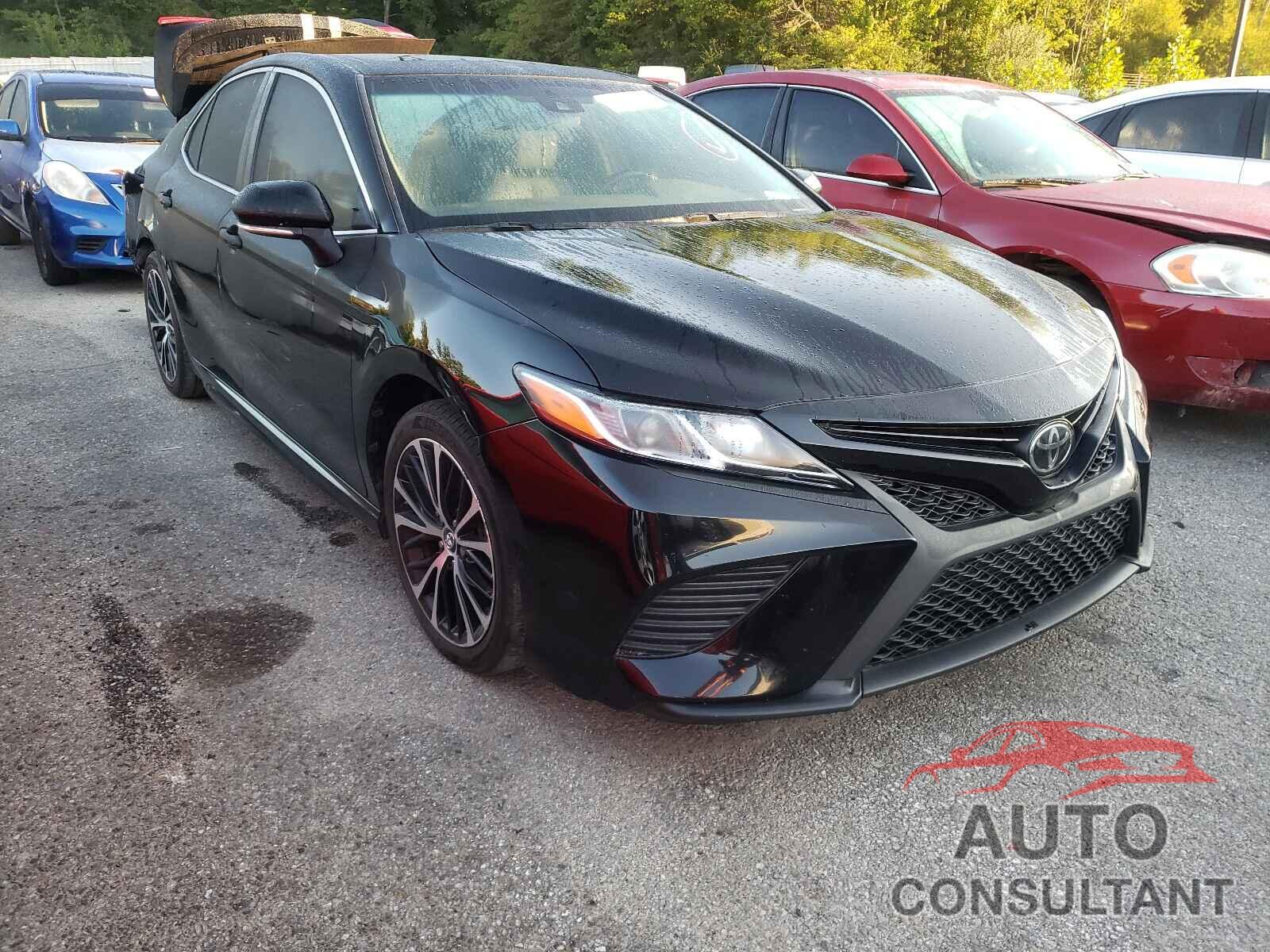TOYOTA CAMRY 2018 - 4T1B11HK2JU129624