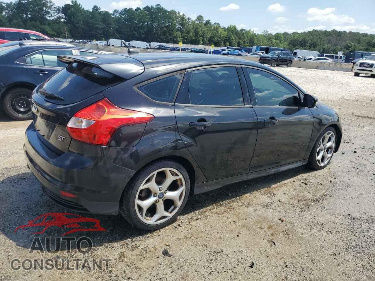 FORD FOCUS 2013 - 1FADP3L93DL136352