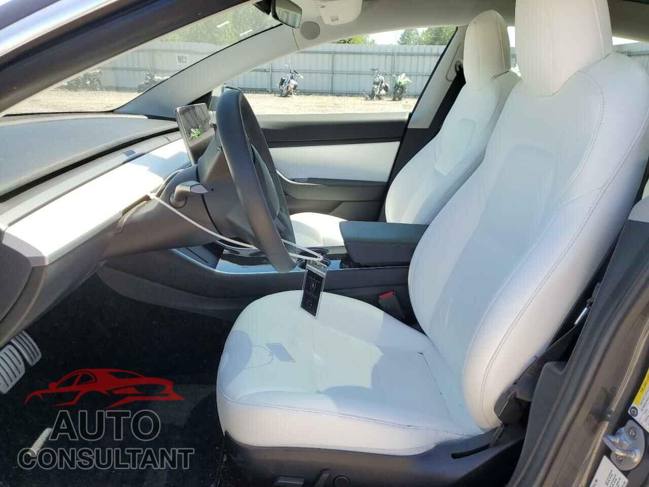 TESLA MODEL 3 2019 - 5YJ3E1EB2KF535950