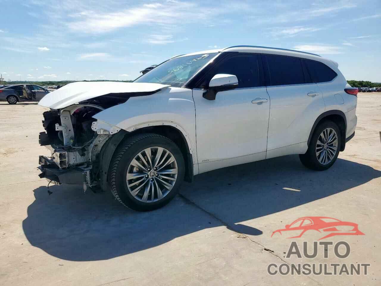TOYOTA HIGHLANDER 2022 - 5TDEBRCH3NS078329