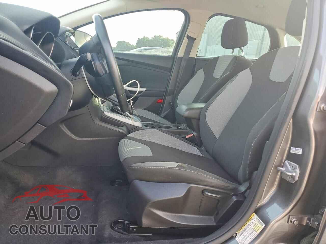 FORD FOCUS 2012 - 1FAHP3F23CL204924
