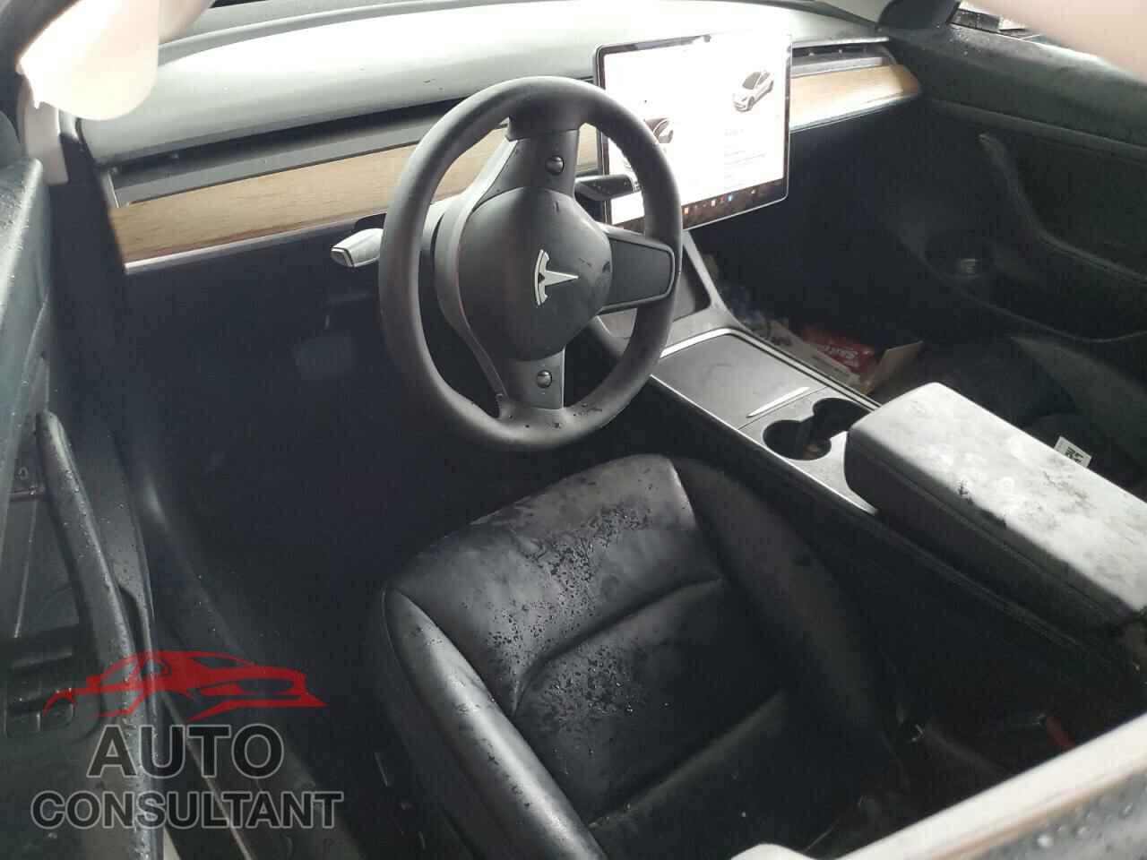 TESLA MODEL 3 2021 - 5YJ3E1EA8MF851511