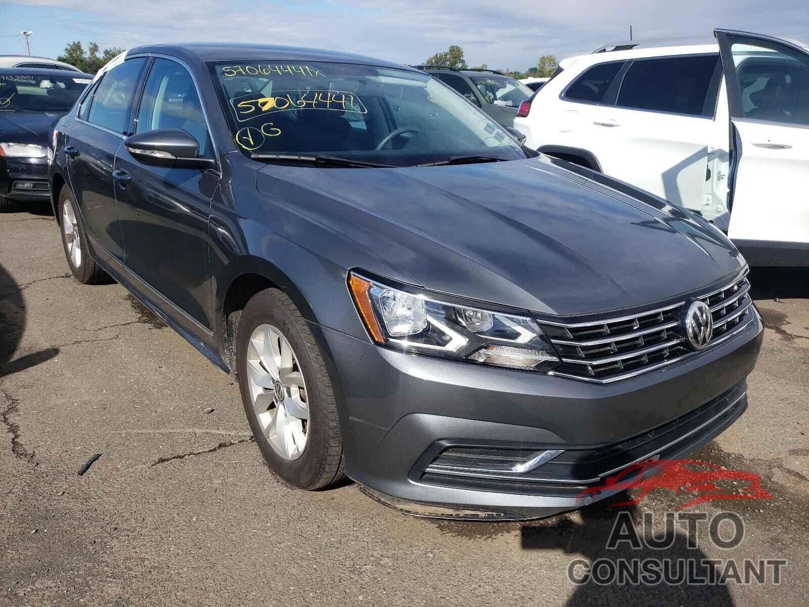 VOLKSWAGEN PASSAT 2017 - 1VWAT7A39HC068530