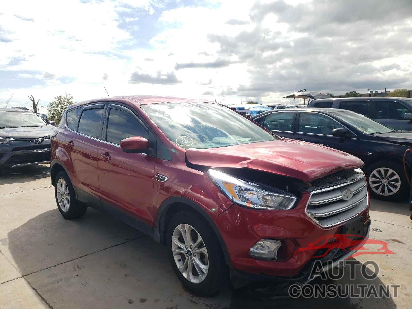 FORD ESCAPE 2017 - 1FMCU0GD3HUC48706