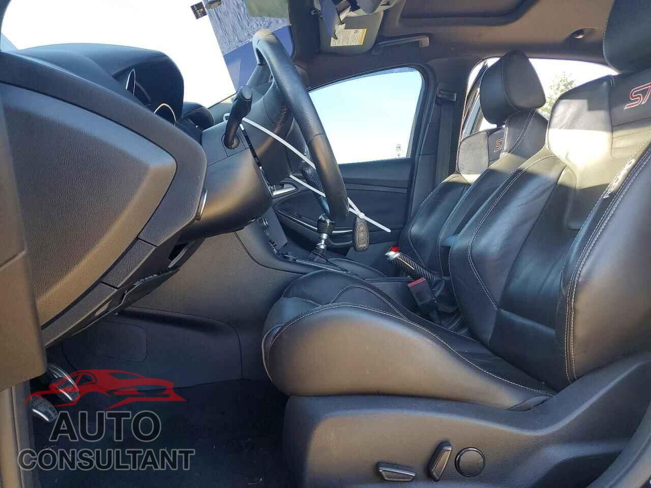FORD FOCUS 2016 - 1FADP3L90GL267761