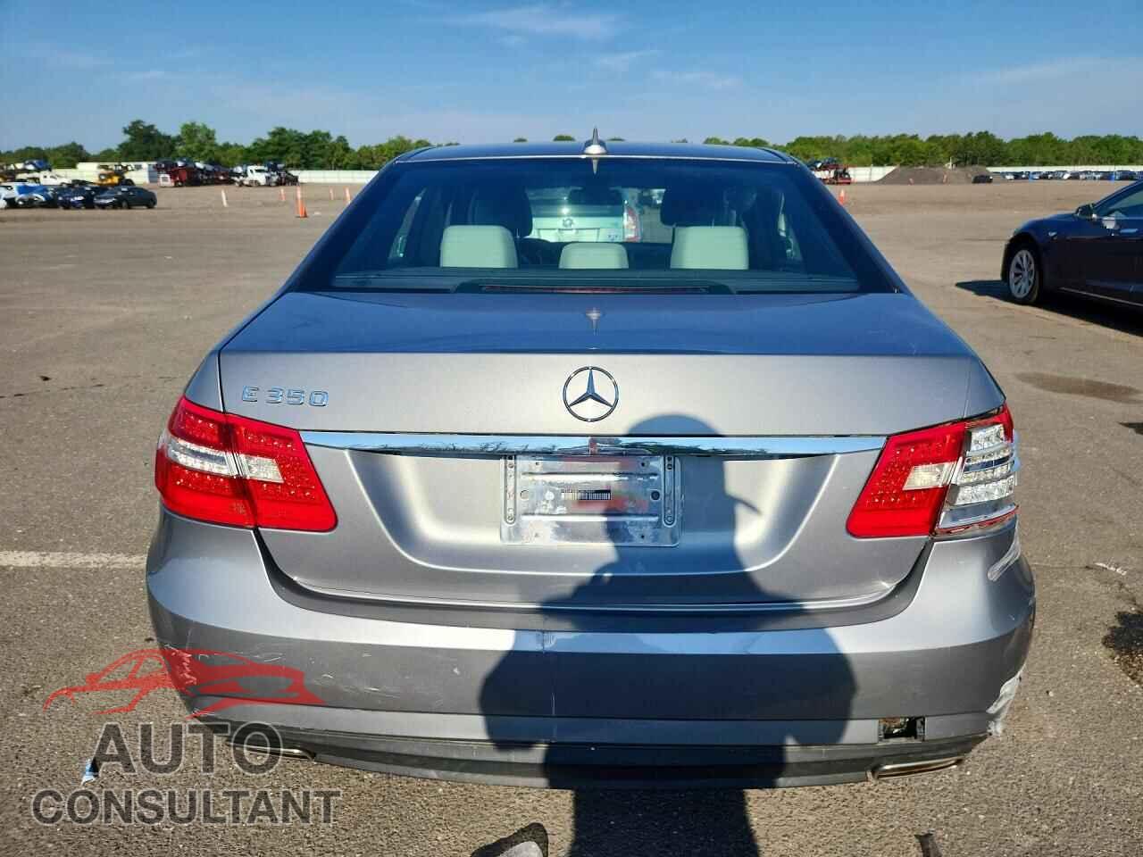 MERCEDES-BENZ E-CLASS 2012 - WDDHF5KBXCA570489