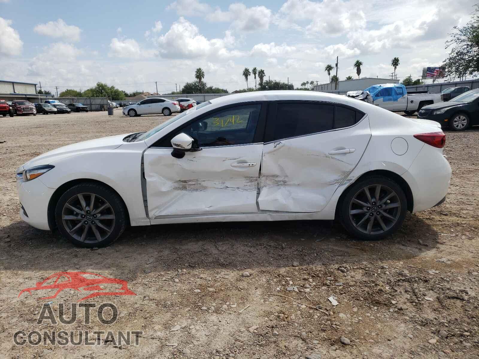 MAZDA 3 2018 - 3MZBN1V36JM271210