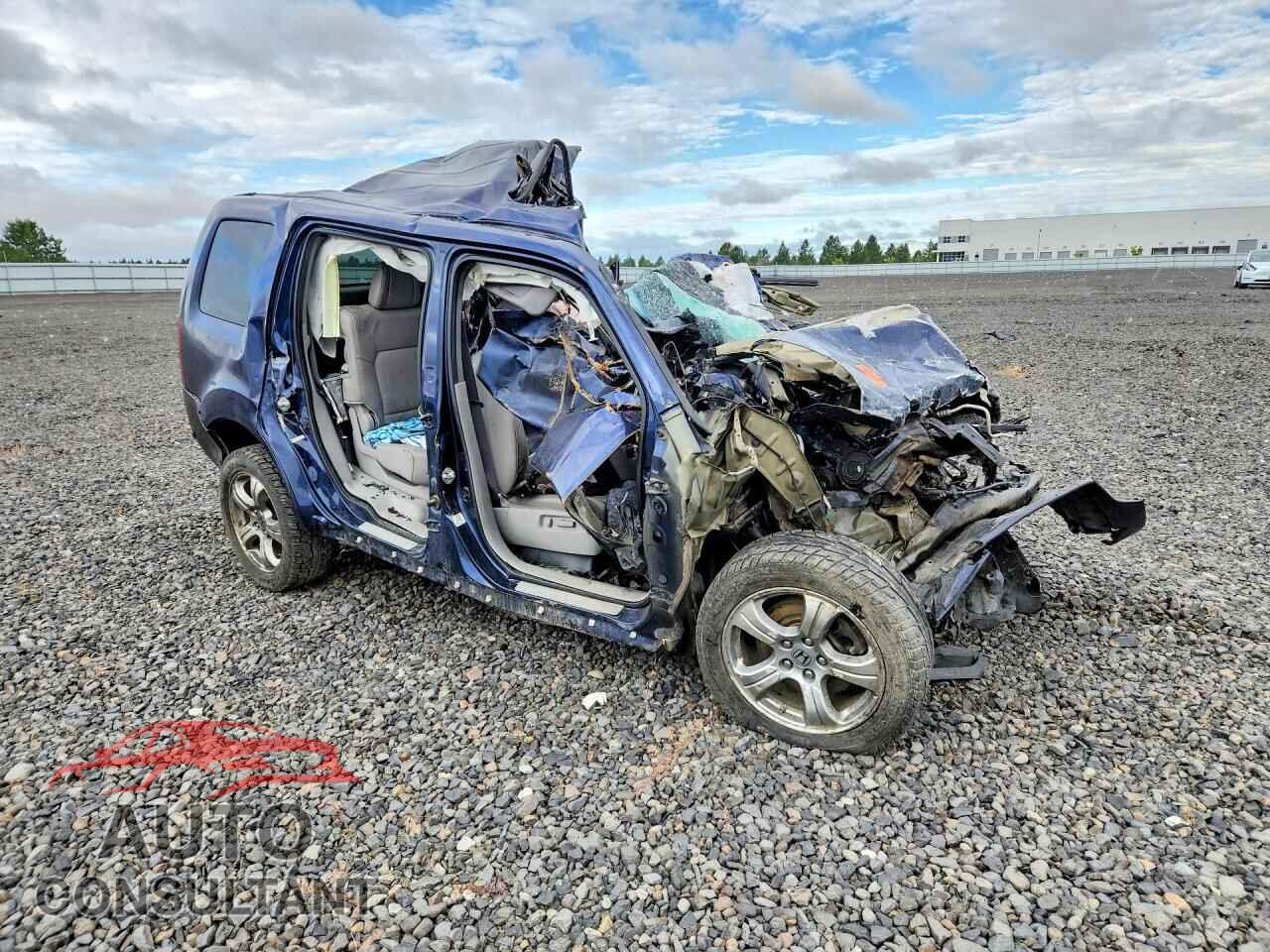 HONDA PILOT 2015 - 5FNYF4H50FB045684